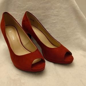 CL Laundry red suede peep toe 3.75" heels size 9